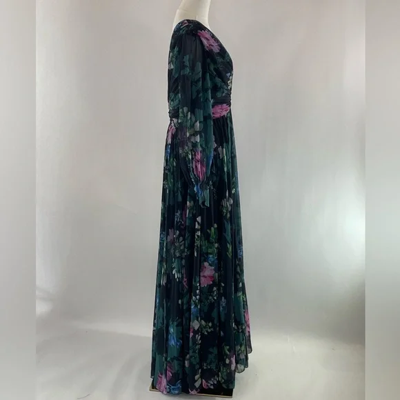 Badgley Mischka Pleated Gown, 8 - Picture 11 of 16